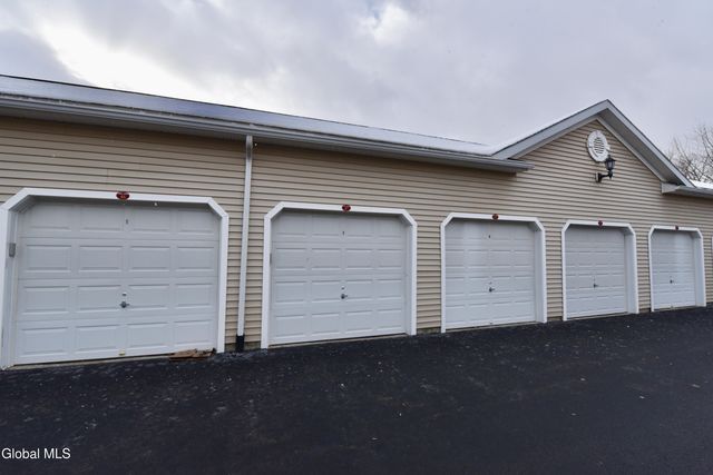 410 Cedar Run, Rensselaer, NY 12144