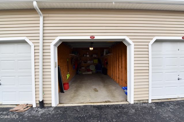 410 Cedar Run, Rensselaer, NY 12144