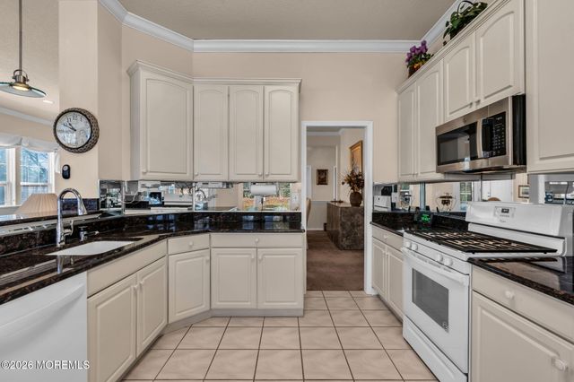 1 Summerfield Drive, Lakewood, NJ 08701