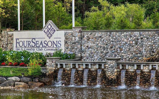 1 Summerfield Drive, Lakewood, NJ 08701