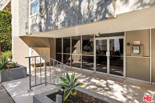 5625 Windsor Way 211, Culver City, CA 90230