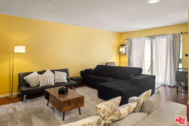 5625 Windsor Way 211, Culver City, CA 90230