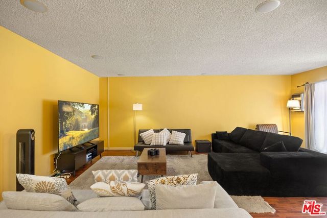 5625 Windsor Way 211, Culver City, CA 90230