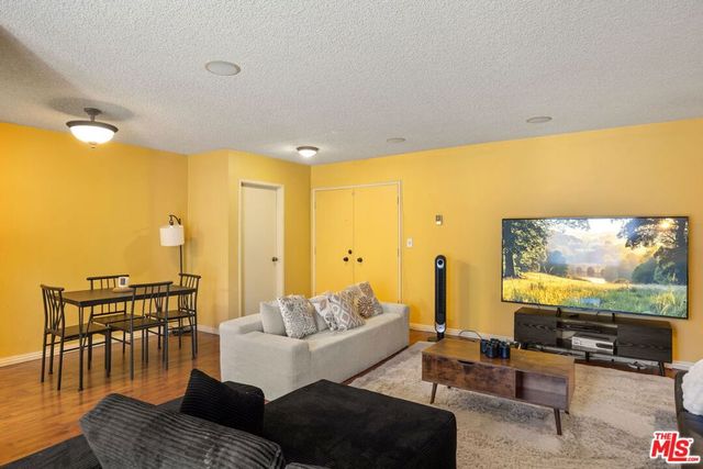 5625 Windsor Way 211, Culver City, CA 90230