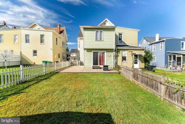 38 N ENOLA DR, Enola, PA 17025