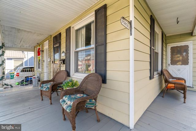 38 N ENOLA DR, Enola, PA 17025