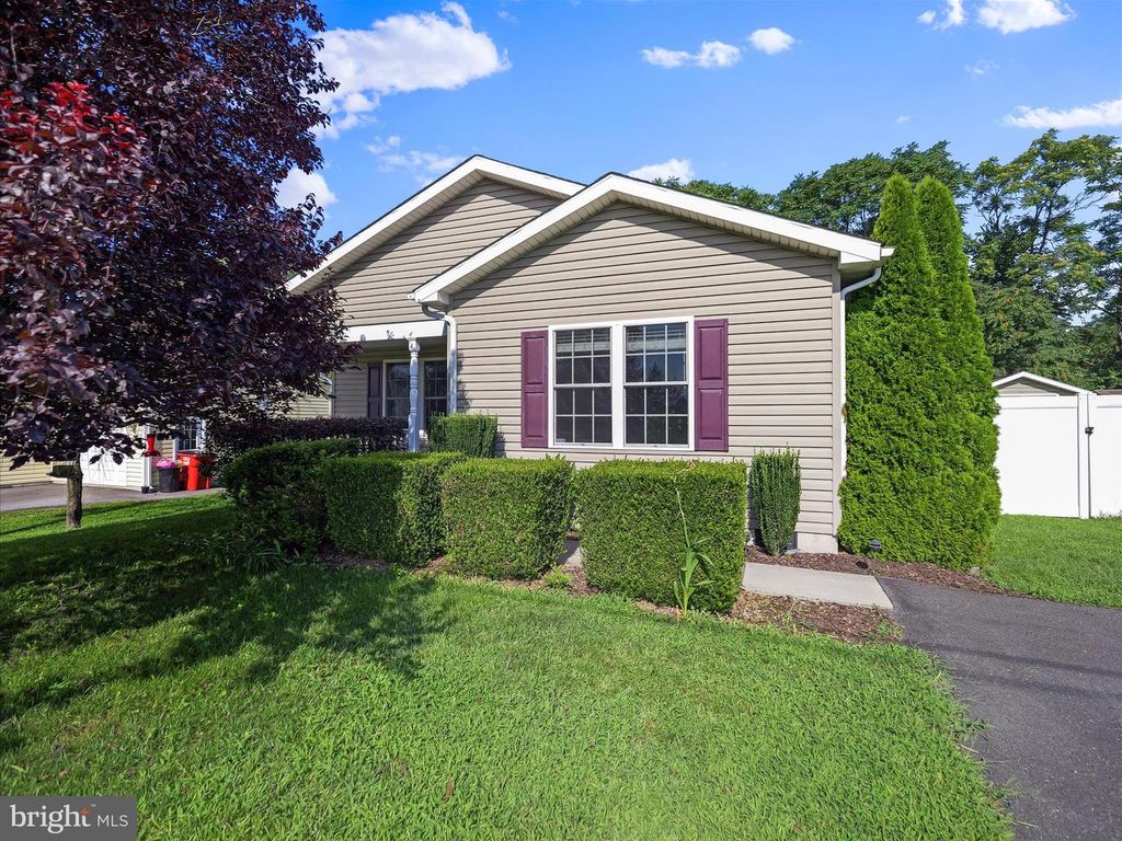 590 WENDOVER, Bunker Hill, WV 25413