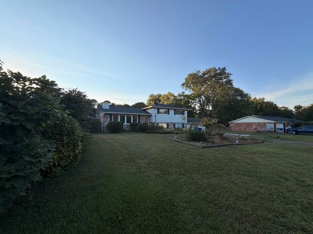 1815 Clayton Drive, Chattanooga, TN 37421