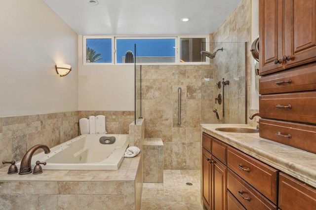 48 Pebble Beach Drive, Rancho Mirage, CA 92270