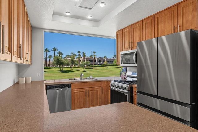 48 Pebble Beach Drive, Rancho Mirage, CA 92270