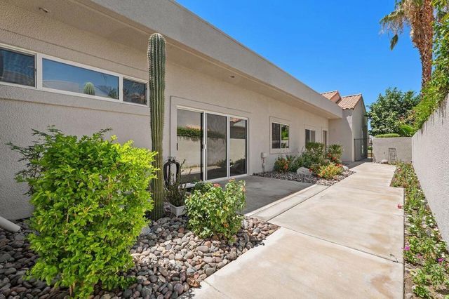 48 Pebble Beach Drive, Rancho Mirage, CA 92270
