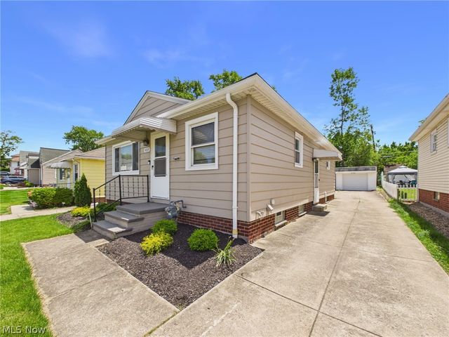 4315 Russell Avenue, Parma, OH 44134