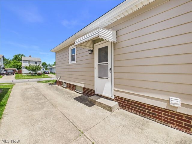 4315 Russell Avenue, Parma, OH 44134