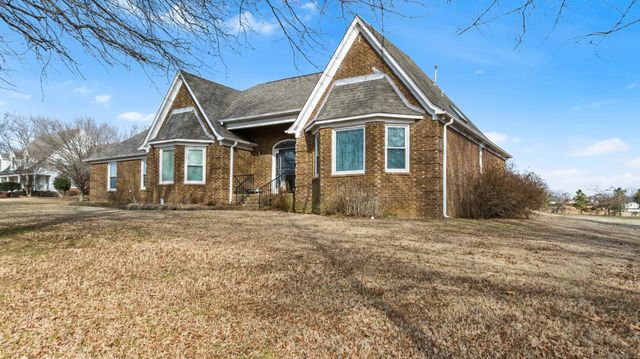 3000 SCHAEFFER DR, Eads, TN 38028