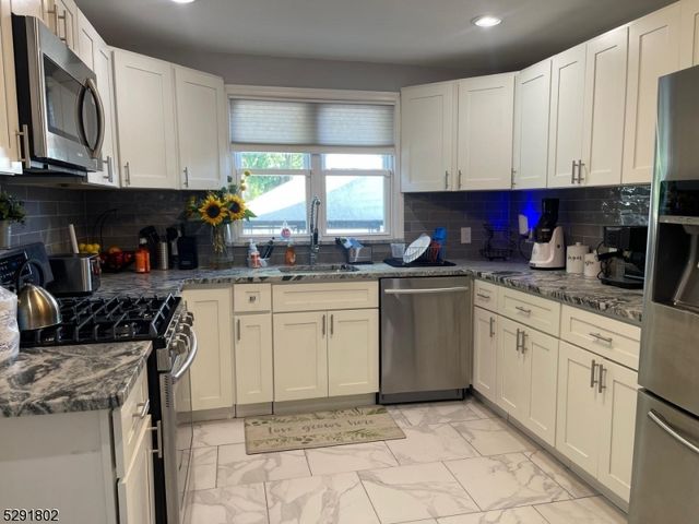 28 Plymouth Rd, Paterson City, NJ 07502