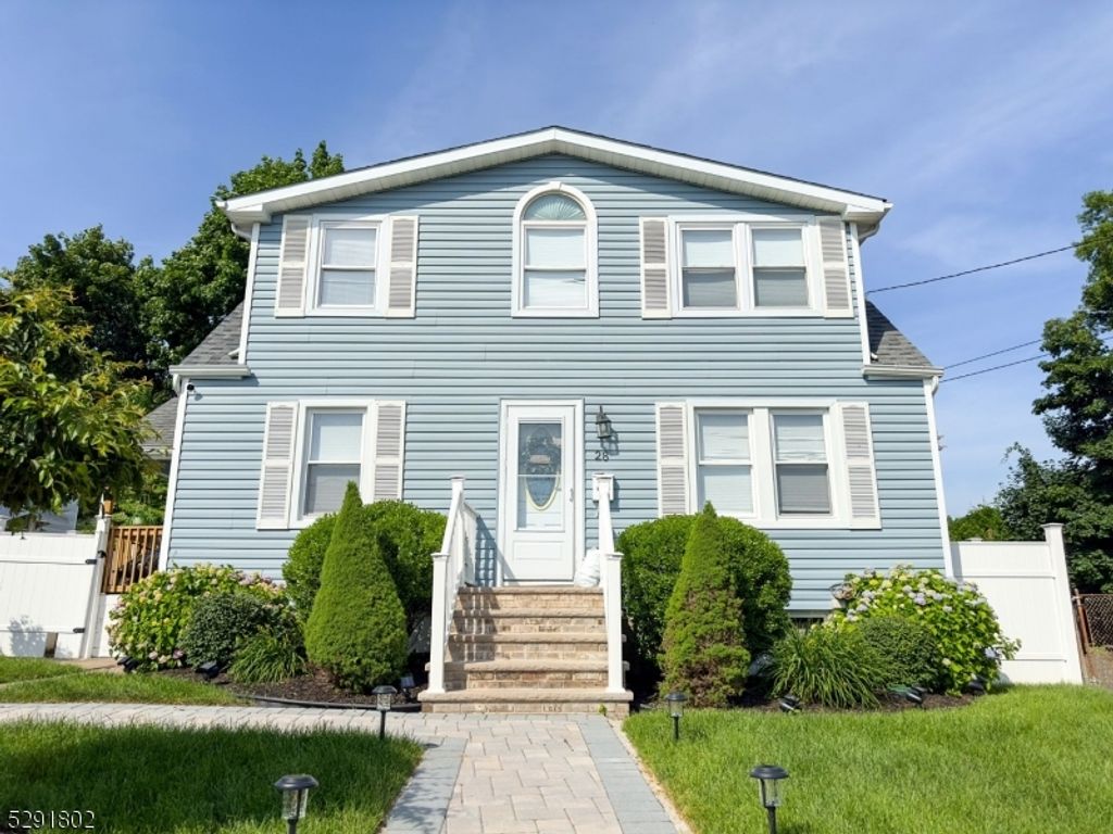 28 Plymouth Rd, Paterson City, NJ 07502