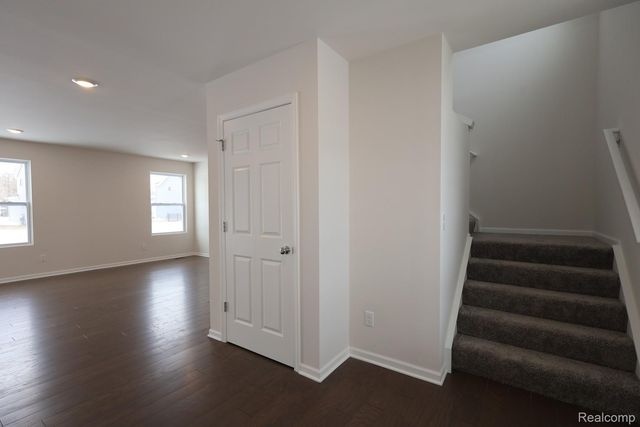 372 Edge Brook Drive, Holly Township, MI 48442