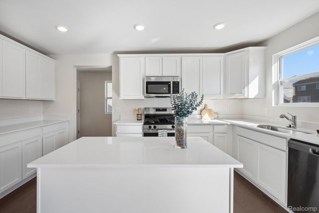 372 Edge Brook Drive, Holly Township, MI 48442