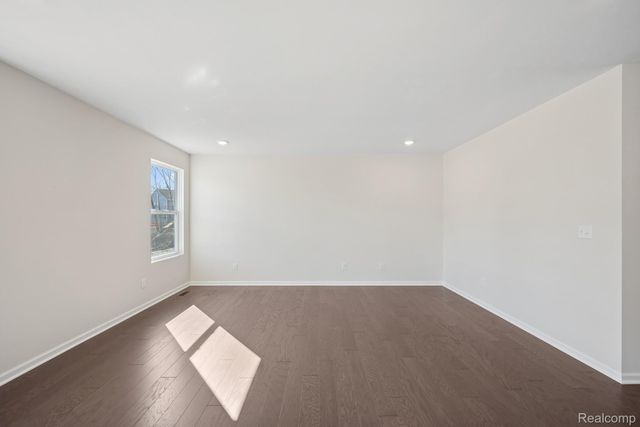 372 Edge Brook Drive, Holly Township, MI 48442