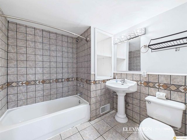 4814 Poppleton Avenue, Omaha, NE 68106