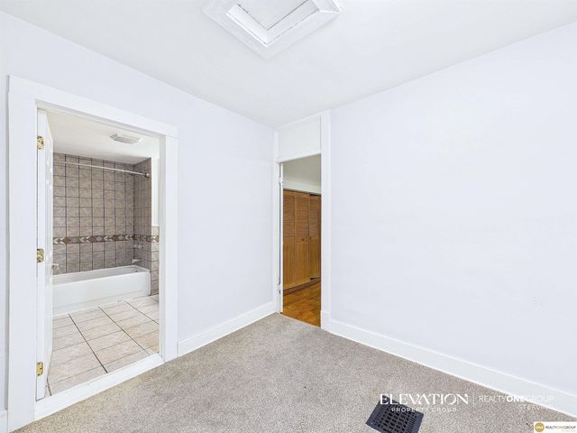 4814 Poppleton Avenue, Omaha, NE 68106