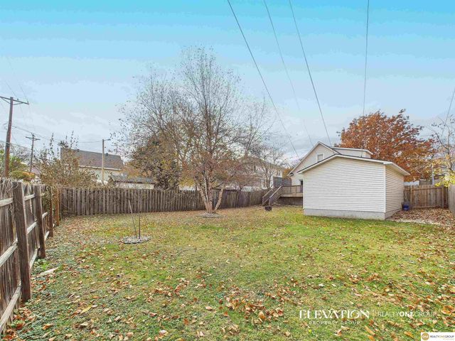4814 Poppleton Avenue, Omaha, NE 68106