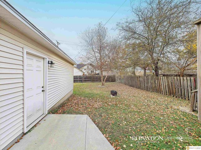 4814 Poppleton Avenue, Omaha, NE 68106