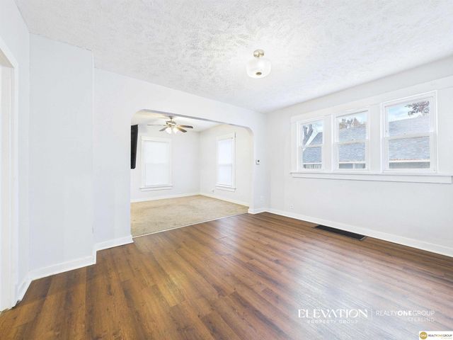 4814 Poppleton Avenue, Omaha, NE 68106