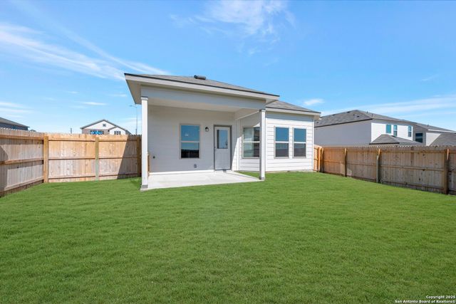 10402 White Hart Lane, Converse, TX 78109