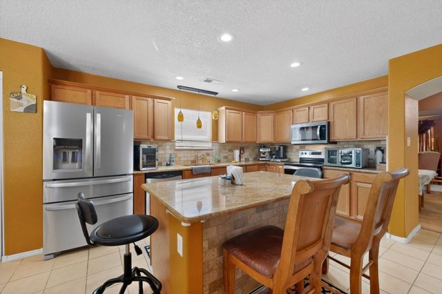 551 Blue Sage Avenue SW, Los Lunas, NM 87031