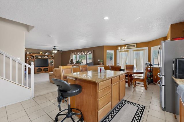 551 Blue Sage Avenue SW, Los Lunas, NM 87031