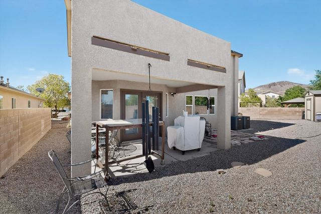 551 Blue Sage Avenue SW, Los Lunas, NM 87031