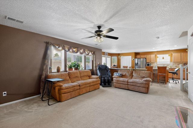 551 Blue Sage Avenue SW, Los Lunas, NM 87031