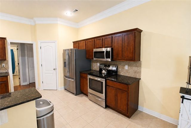1351 Lexington Circle, Springdale, AR 72762