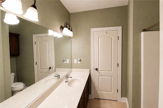 1351 Lexington Circle, Springdale, AR 72762