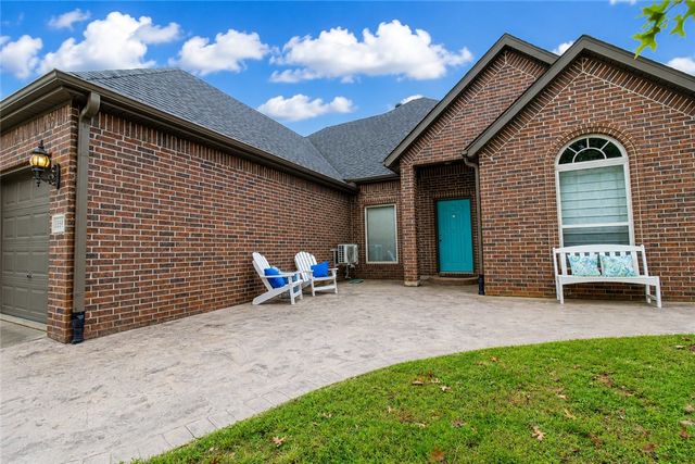 1351 Lexington Circle, Springdale, AR 72762
