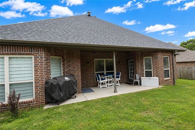 1351 Lexington Circle, Springdale, AR 72762