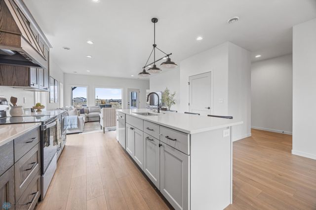 4736 Hampton Loop S, Moorhead, MN 56560