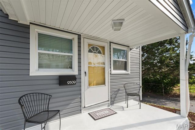 9509 Trescott Avenue, Overland, MO 63114