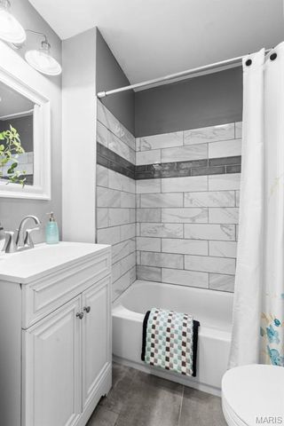 9509 Trescott Avenue, Overland, MO 63114