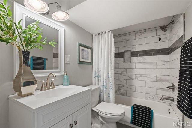 9509 Trescott Avenue, Overland, MO 63114