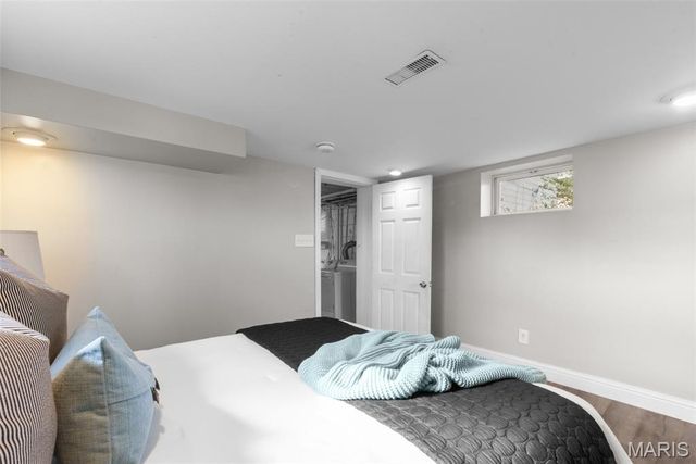 9509 Trescott Avenue, Overland, MO 63114