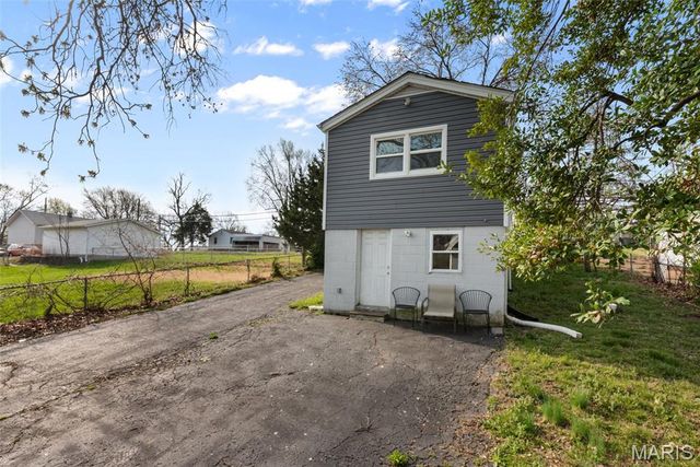 9509 Trescott Avenue, Overland, MO 63114