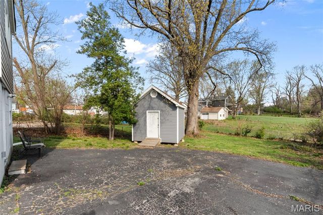 9509 Trescott Avenue, Overland, MO 63114