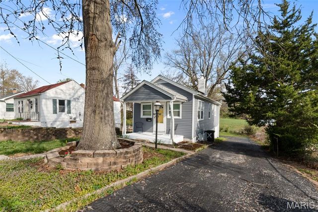 9509 Trescott Avenue, Overland, MO 63114