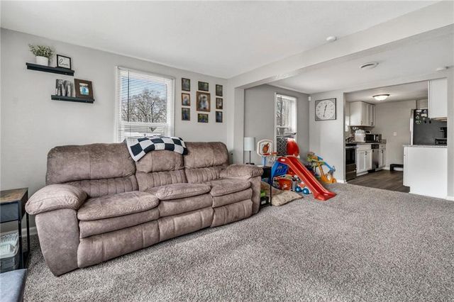 10402 E Kentucky Road, Independence, MO 64053