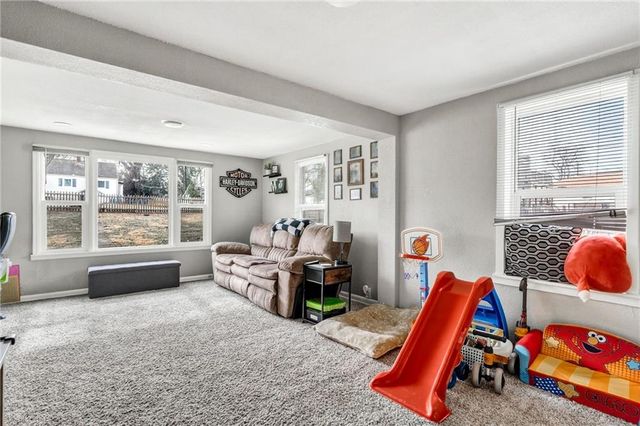 10402 E Kentucky Road, Independence, MO 64053