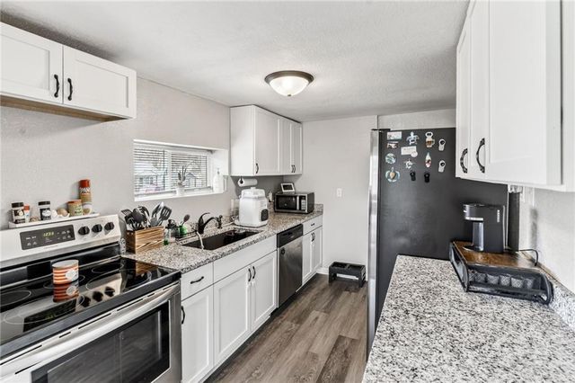 10402 E Kentucky Road, Independence, MO 64053