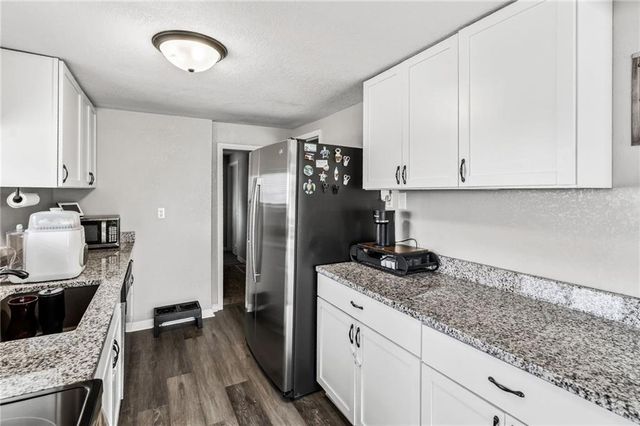 10402 E Kentucky Road, Independence, MO 64053