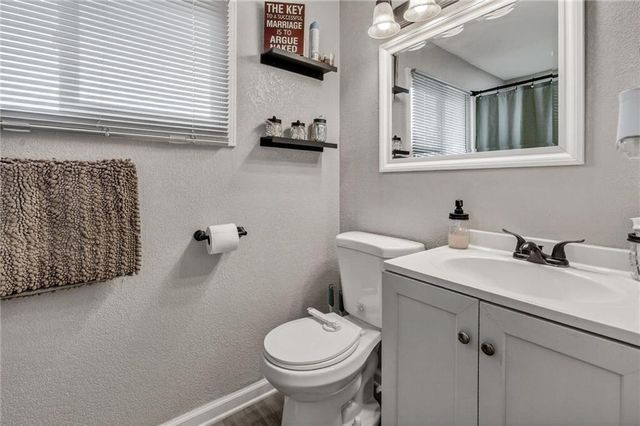 10402 E Kentucky Road, Independence, MO 64053